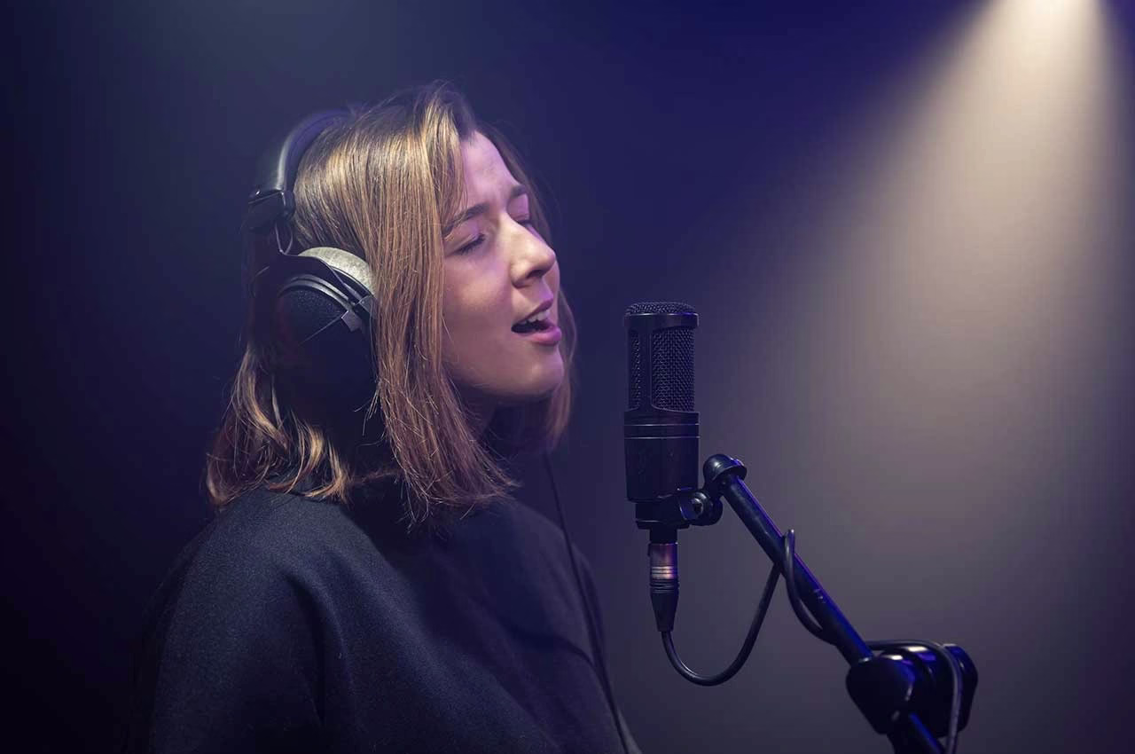 The Power of Singing in Music and Entertainment Podcasts