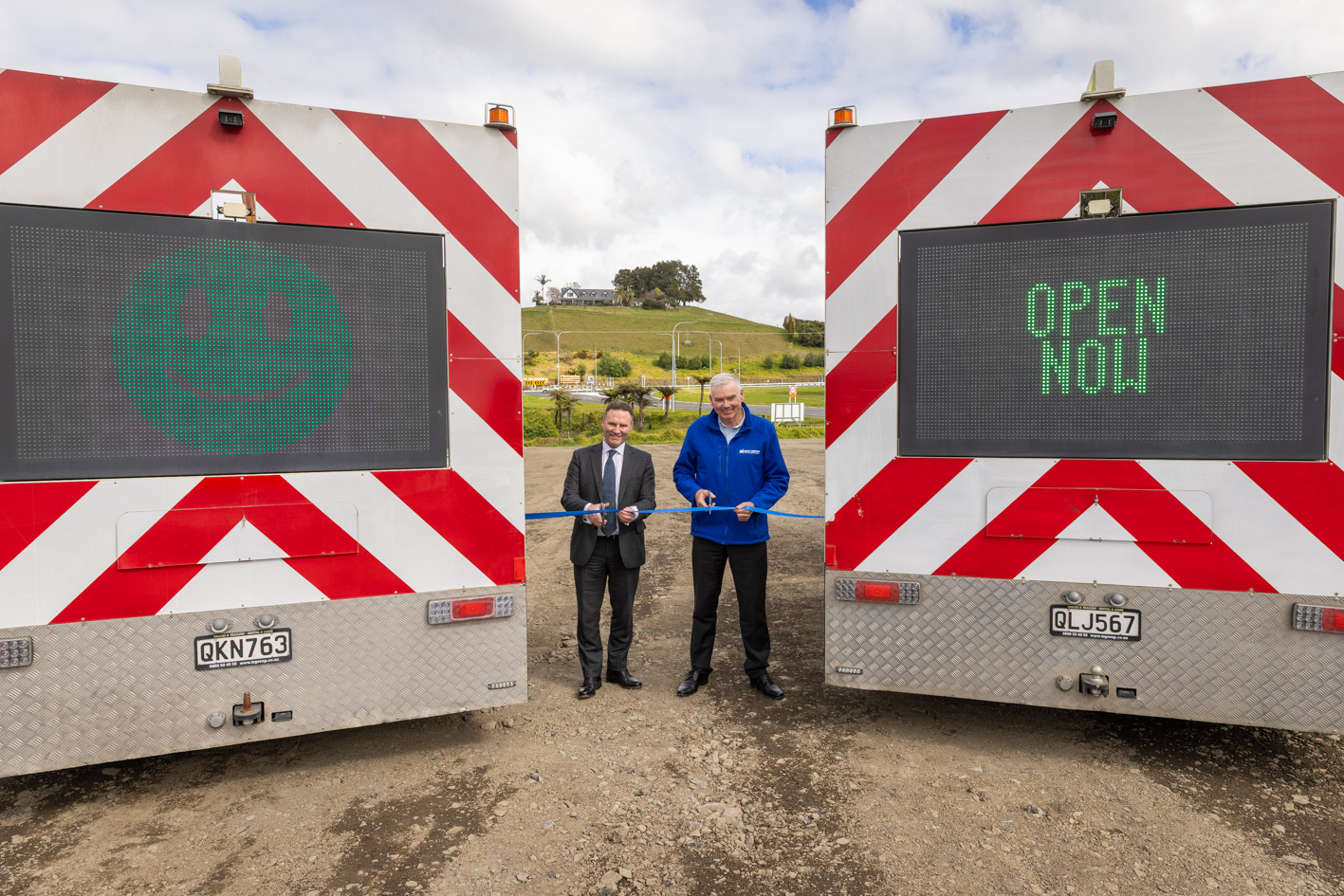 Mayor James Denyer and Minister Scott Simpson cut the ribbon