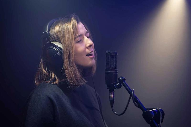 The Power of Singing in Music and Entertainment Podcasts