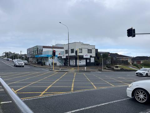 Lake Road - Belmont Shops no stopping area
