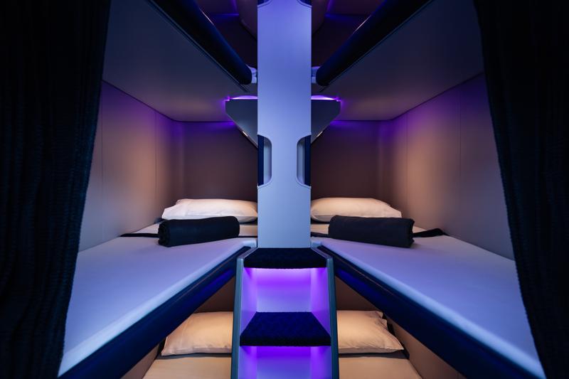 Air New Zealand Economy Skynest 7